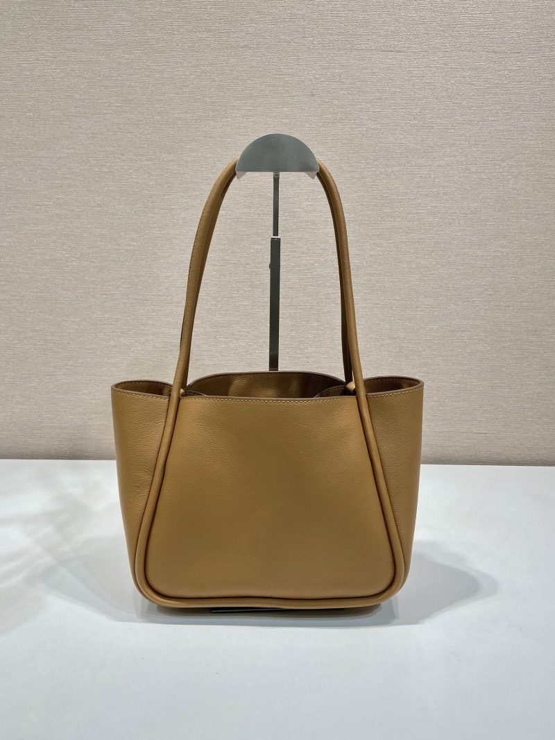 Pra*a bucket bags